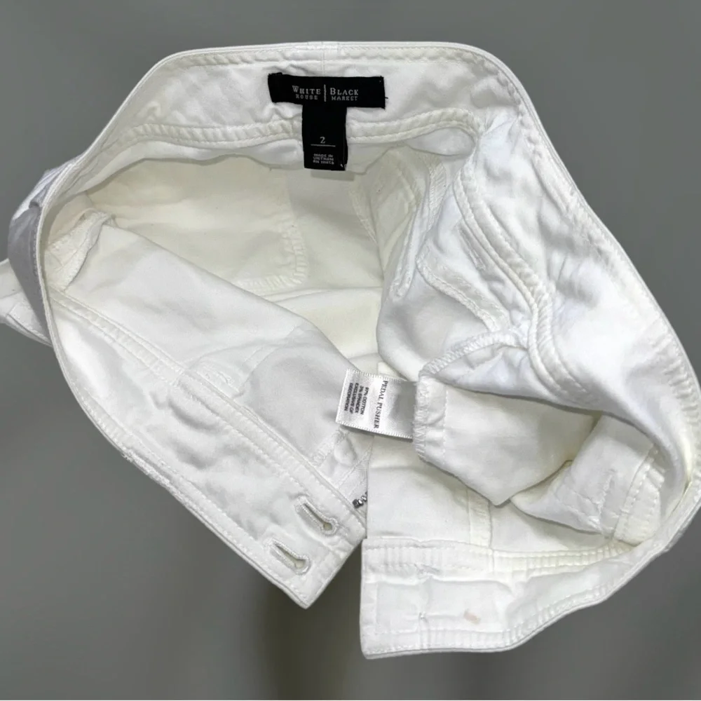 🛍️SALE🛍️ White House Black Market Pedal Pusher Lace-Up Detail Crop Pants - Picture 7 of 9
